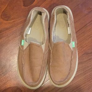 Sanuk Corduroy Women's Slip On Shoes. Size 9